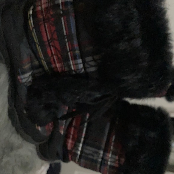 Coach boots size 8 only wore 2twice - Picture 2 of 3